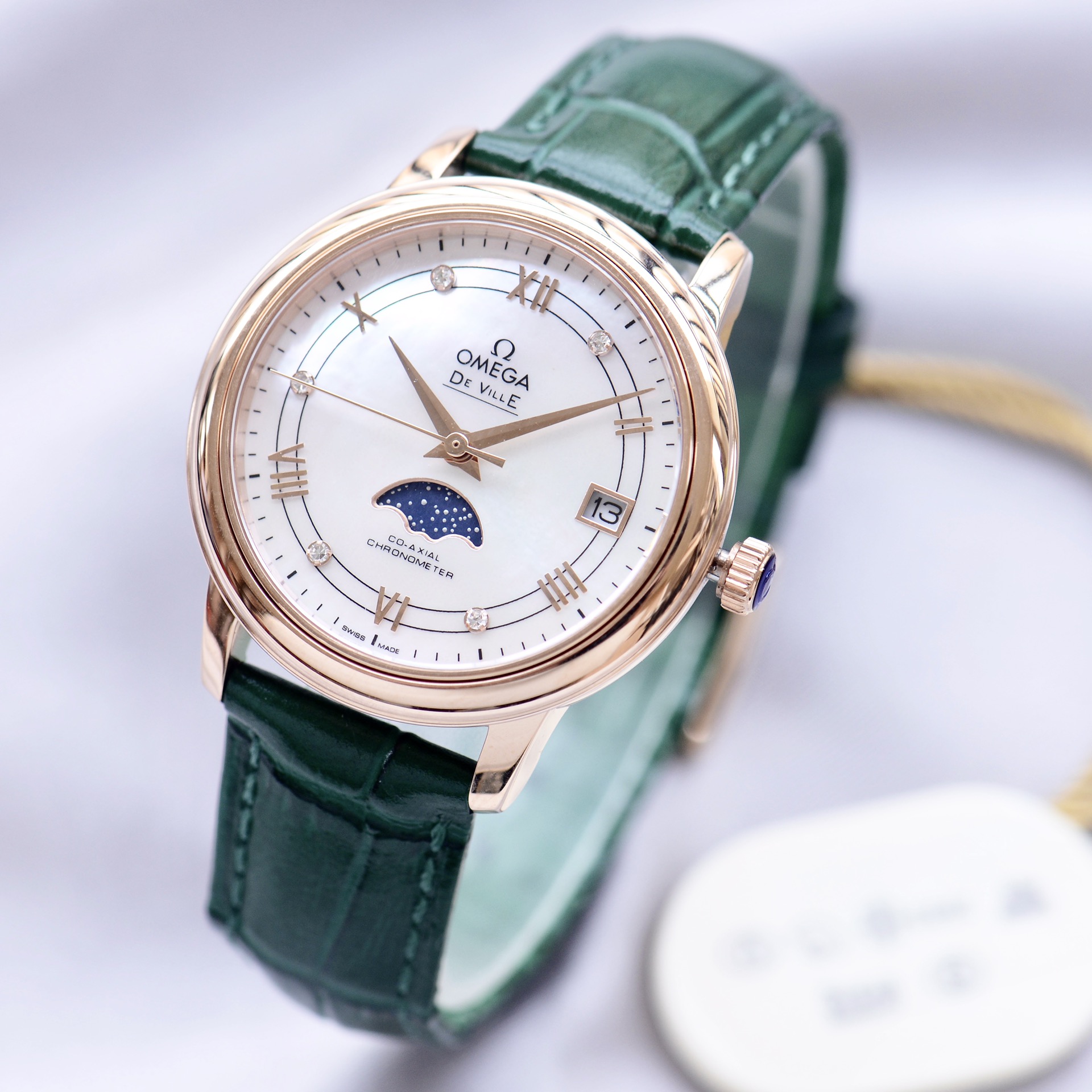 Quartz Watches ,The strap comes in your choice of 5 colors