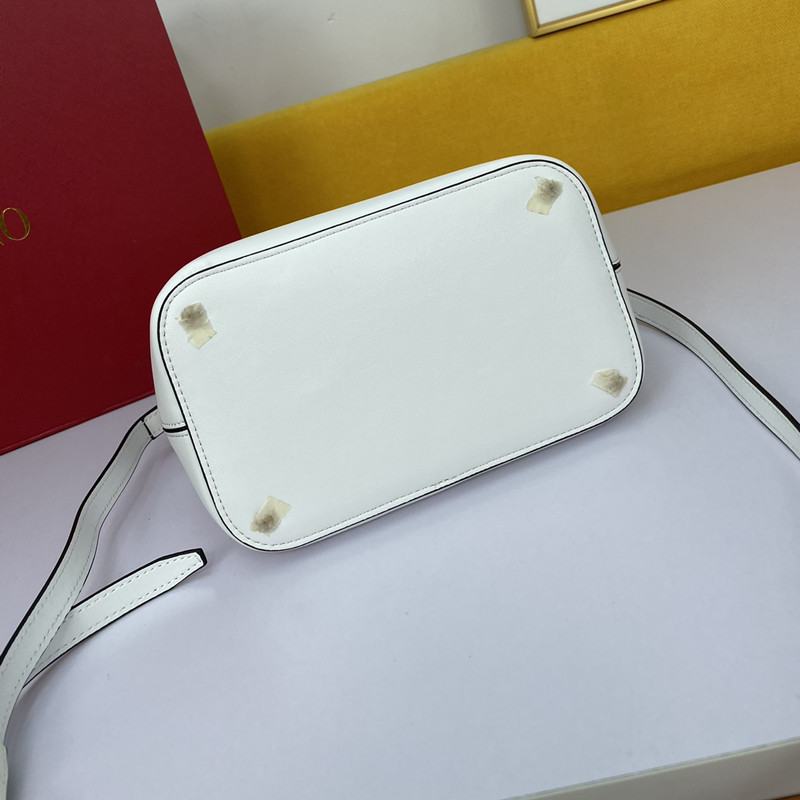 Garavani Supervee Women's Clutch Bag Crossbody Bags Size 20*19*12 cm