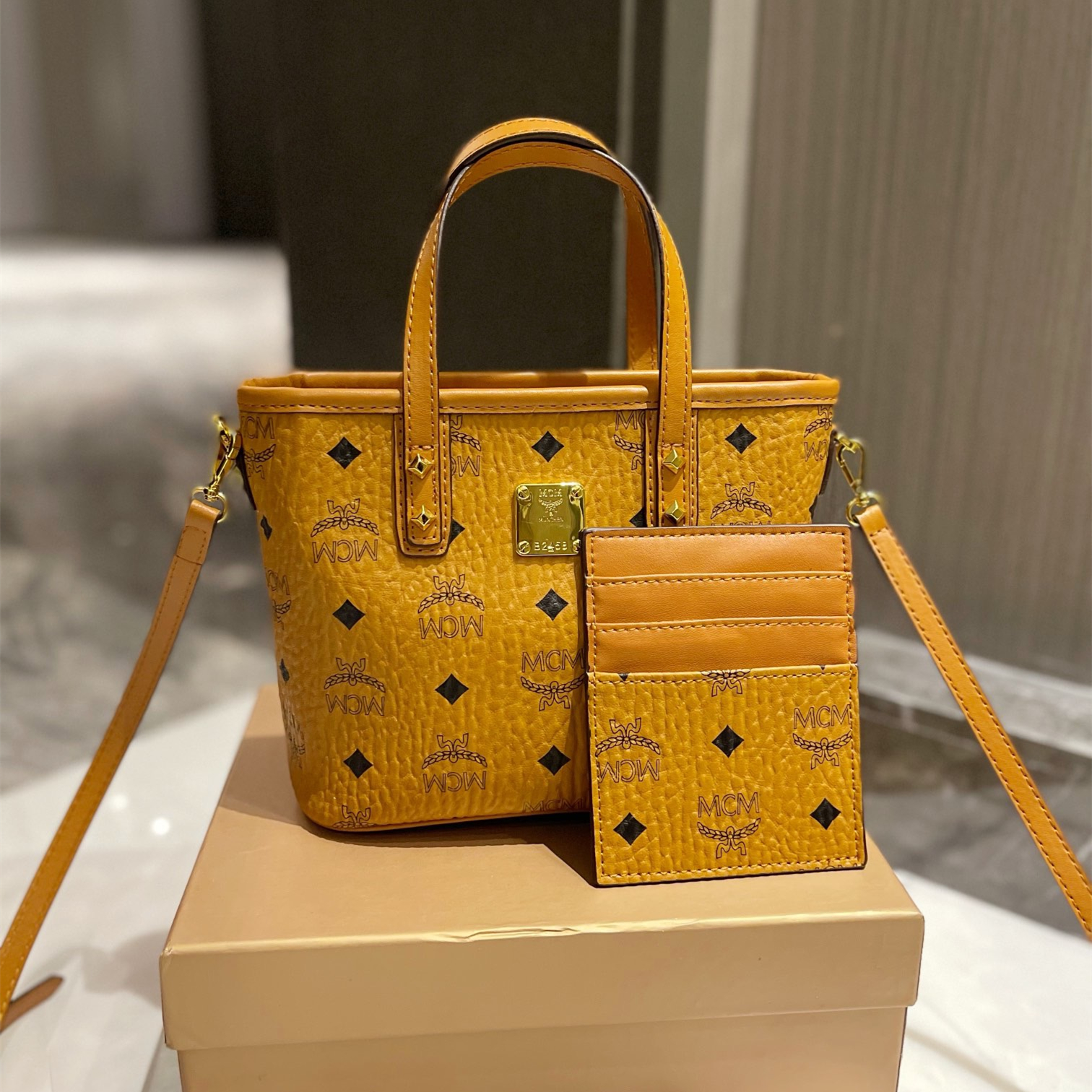 Bags 1:1 Size:20*19cm