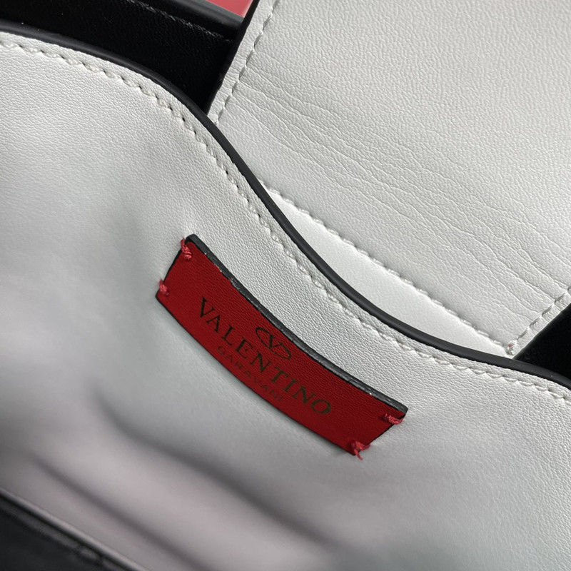 Garavani Supervee Women's Clutch Bag Crossbody Bags Size 20*19*12 cm