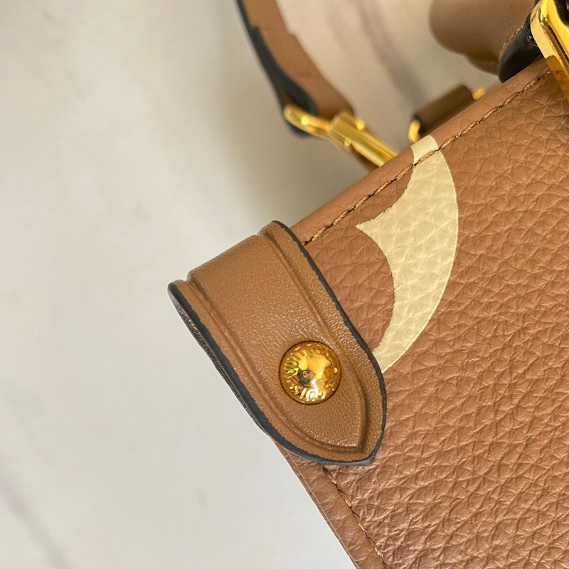 On The Go Small Tote Women's Crossbody Bag 3 Colors Size 25*19*11.5 cm