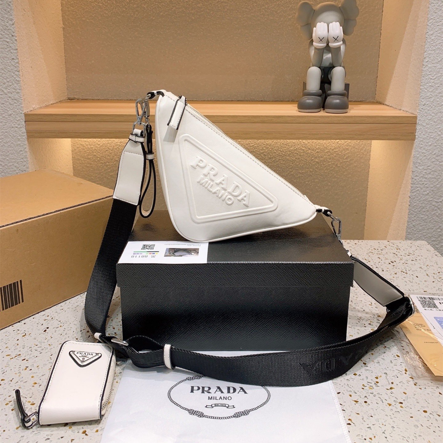 Triangle Bag 4 Colors Size：26 *14CM