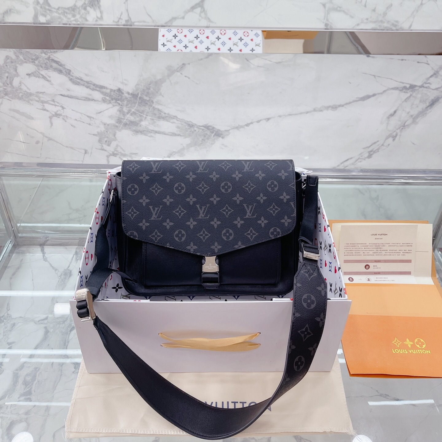 voyager Bags size:30*25cm