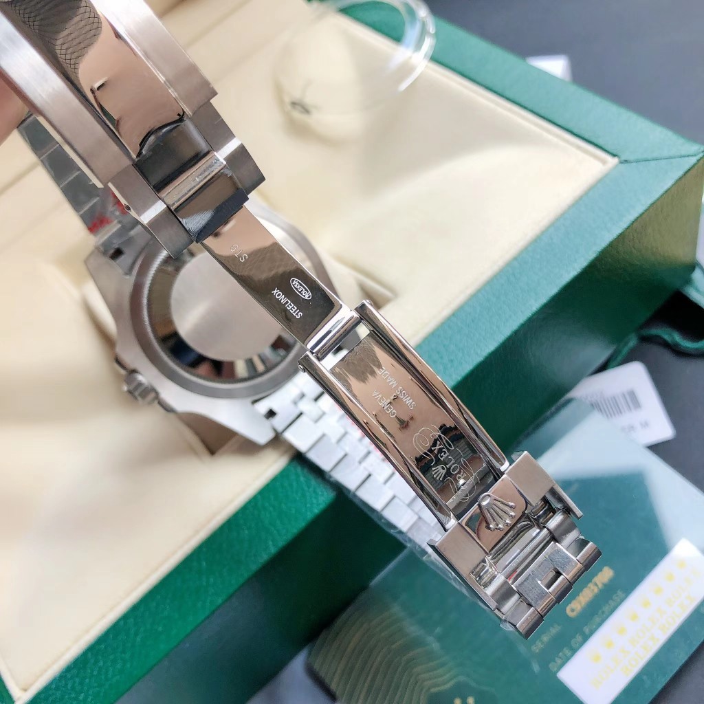 316 Stainless Steel Case With Scratch-resistant Sapphire Crystal