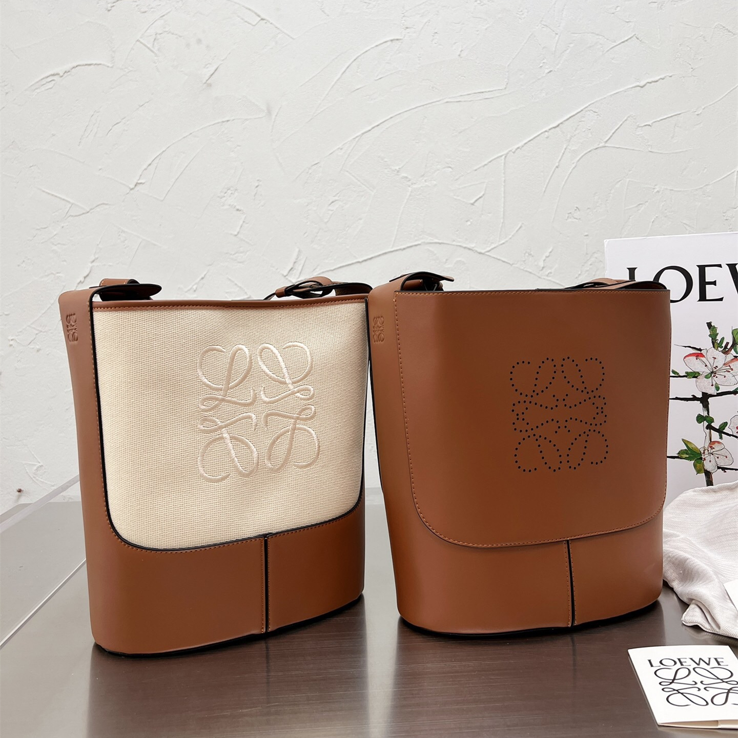 Hobo Anagram Bag Size：32*26*13CM