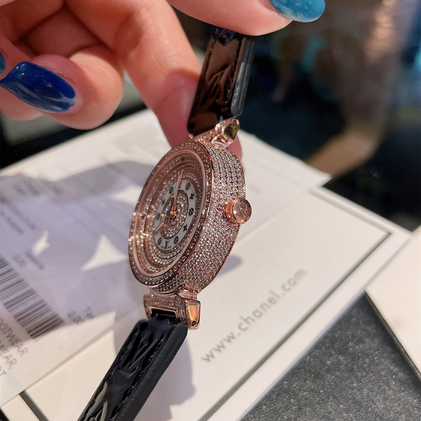 Jewelry Hand-set diamonds Watch,brown,red,black 3 Colors