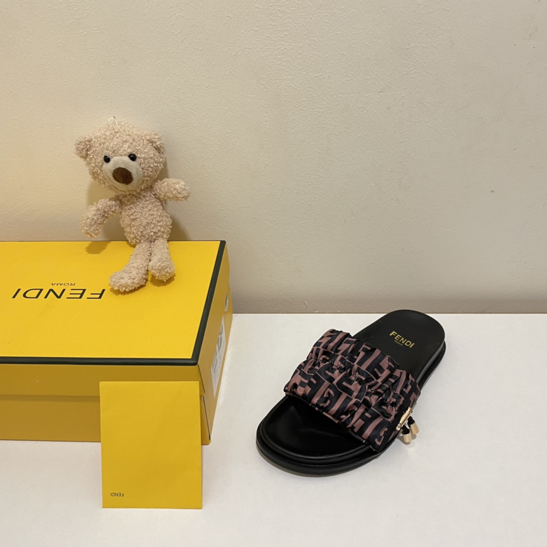 2022 New Sandals Women's Shoes ,Top quality ,Size:EU35-EU40,