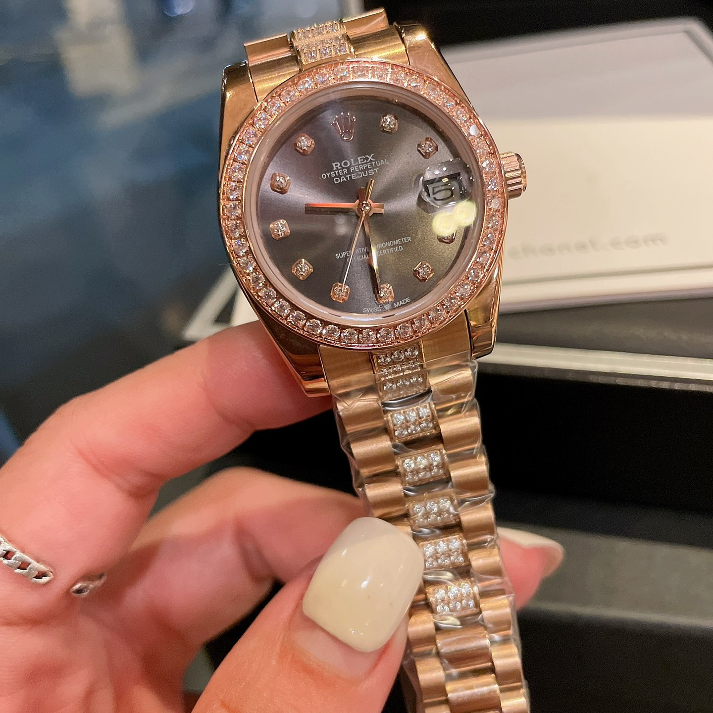 Daybreak Collection Classic Ladies Watch