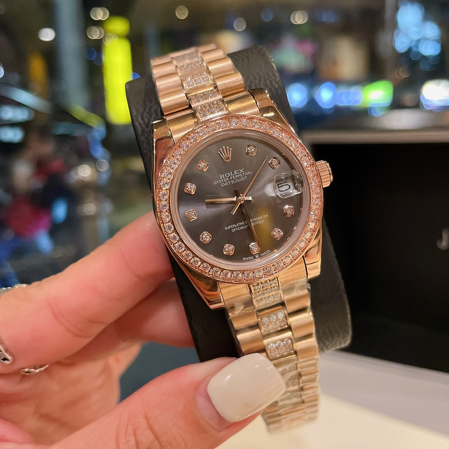 Daybreak Collection Classic Ladies Watch