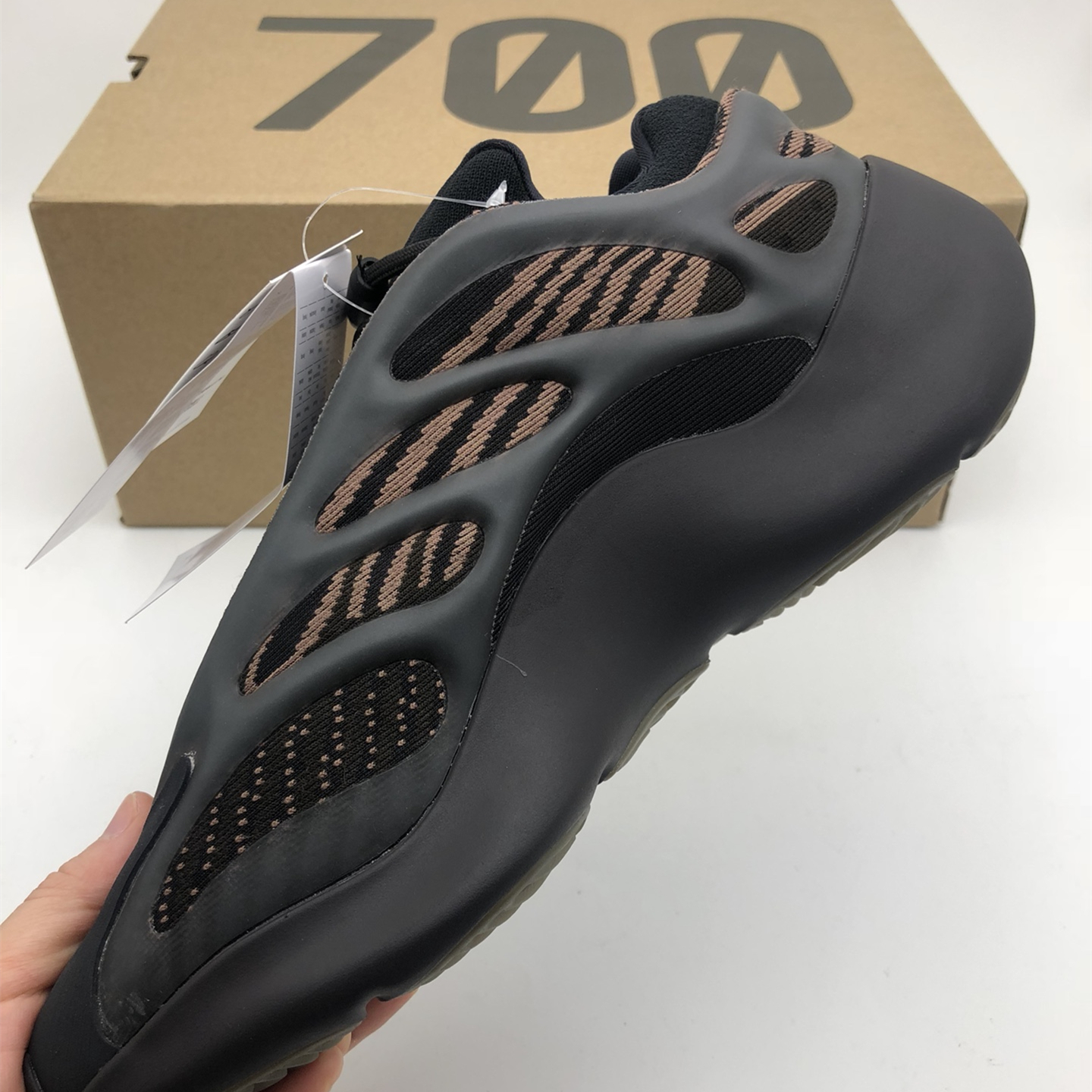 Yeezy Boost 700V3 EU36-EU46 / US3.5-US11