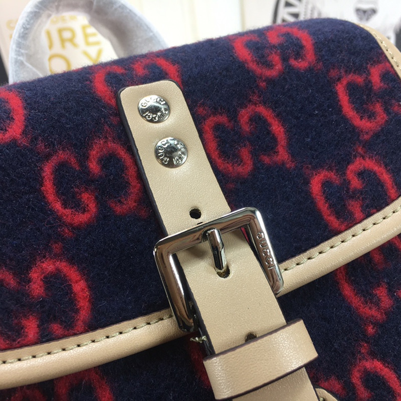 Men's Fashion  Backpack  Casual Shoulder Bag   Size 22.1*25.4*7.9 cm