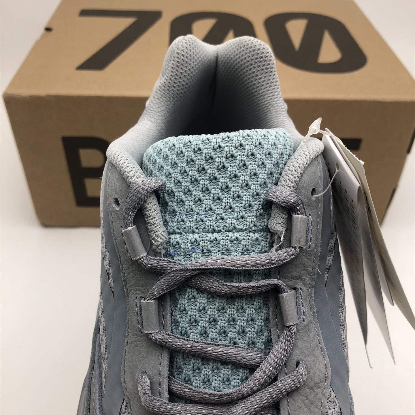 Yeezy Boost 700V2 EU36-EU47 / US3.5-US12