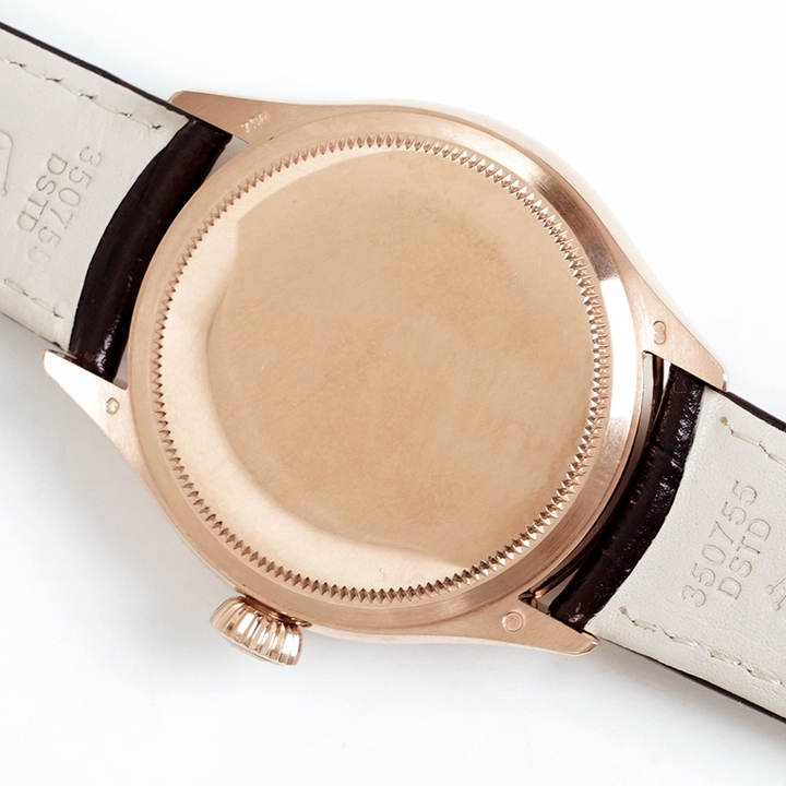 EW Cellini Log 39 diameter 39 mm, thickness 12.5 mm.