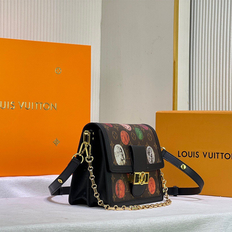 Dauphine Cameo Medium Bag Size 25*17*10.5 cm