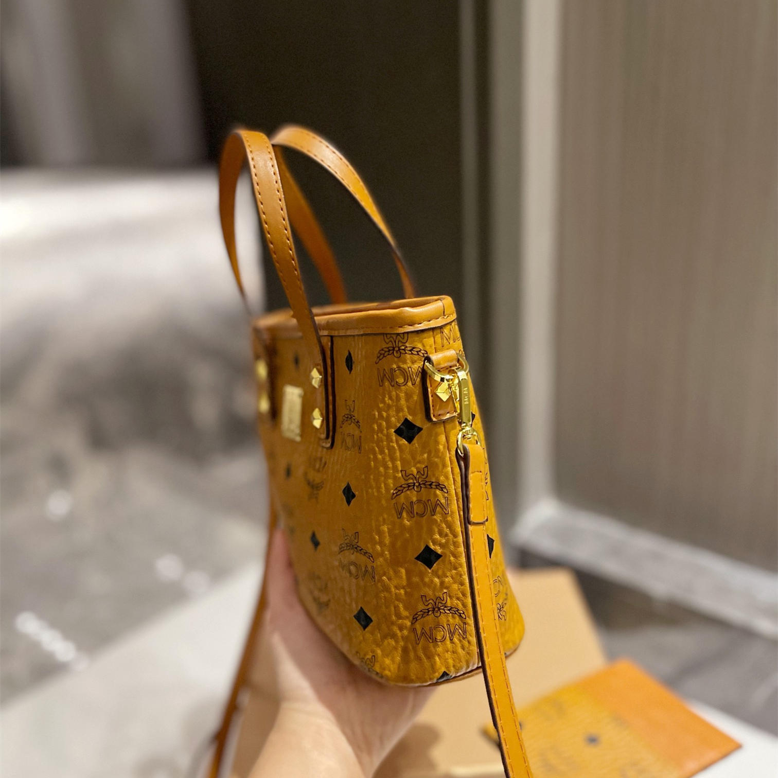 Bags 1:1 Size:20*19cm