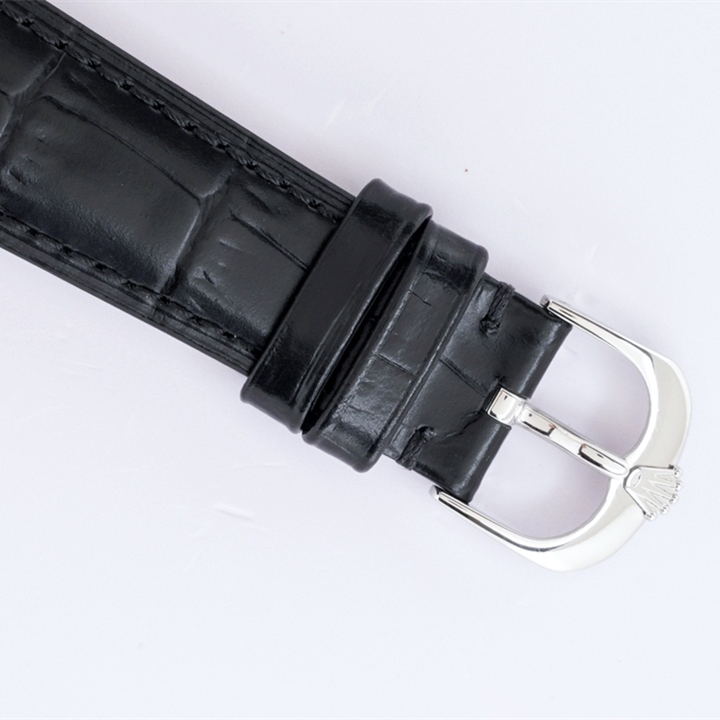 EW Cellini Log 39 diameter 39 mm, thickness 12.5 mm.