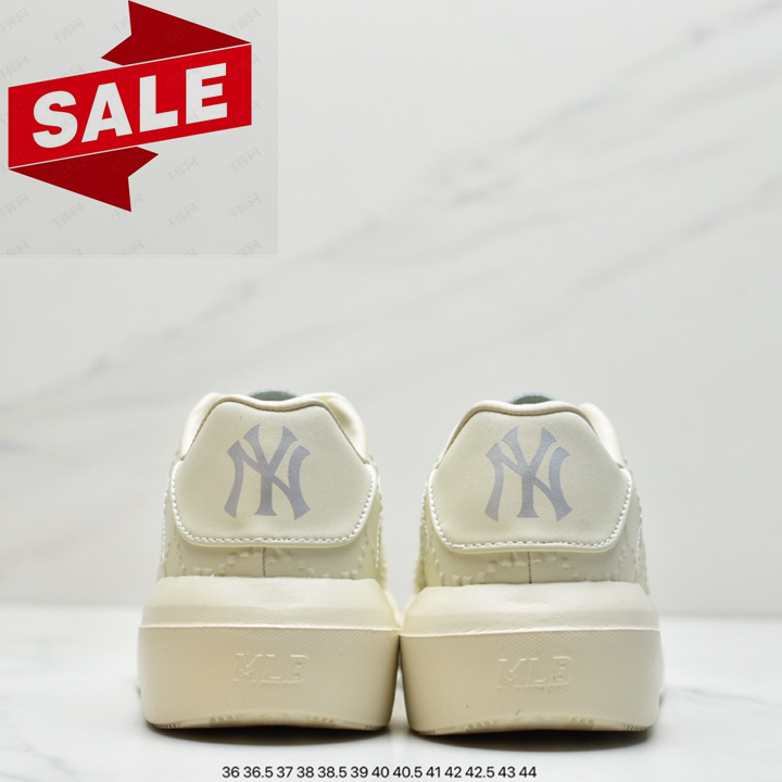 Sports casual board shoes