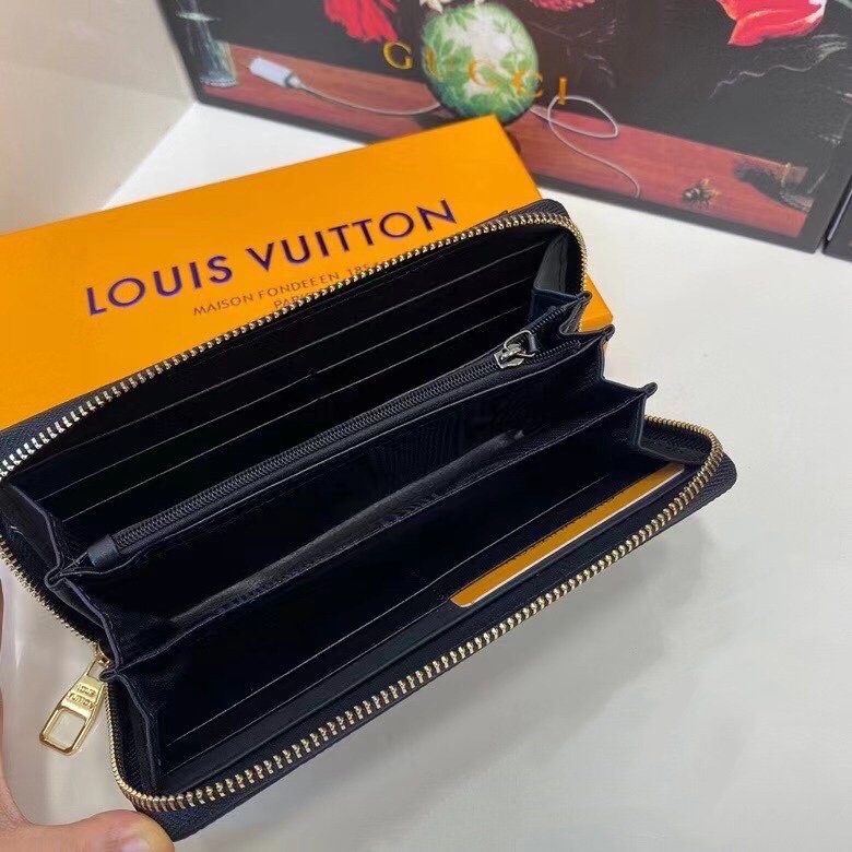 New Men's Handbag Black Cowhide Wallet Size 20 * 10cm