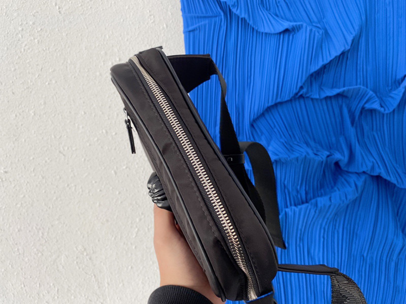 La Medusa Fanny Pack Size 22*16*5 cm