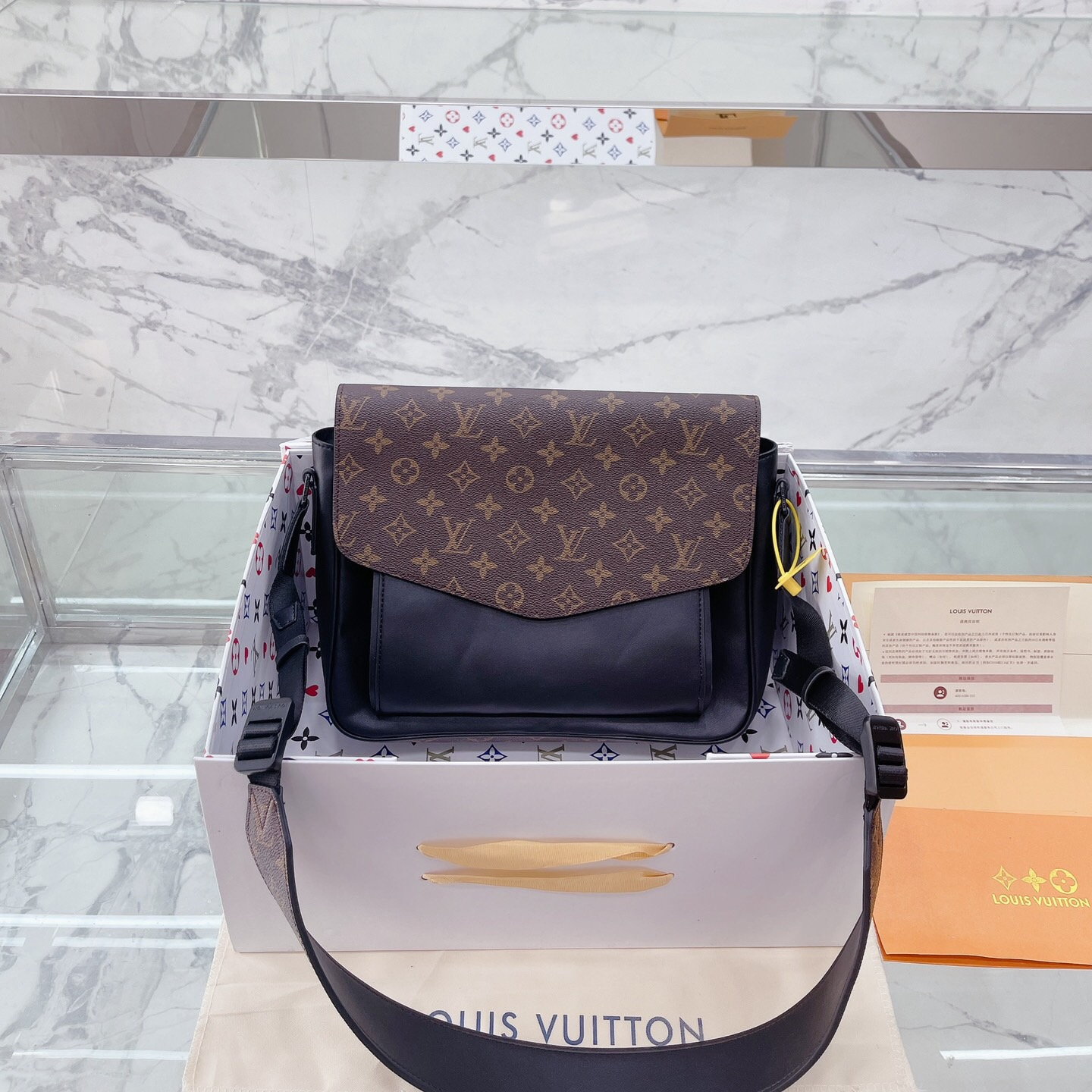 voyager Bags size:30*25cm