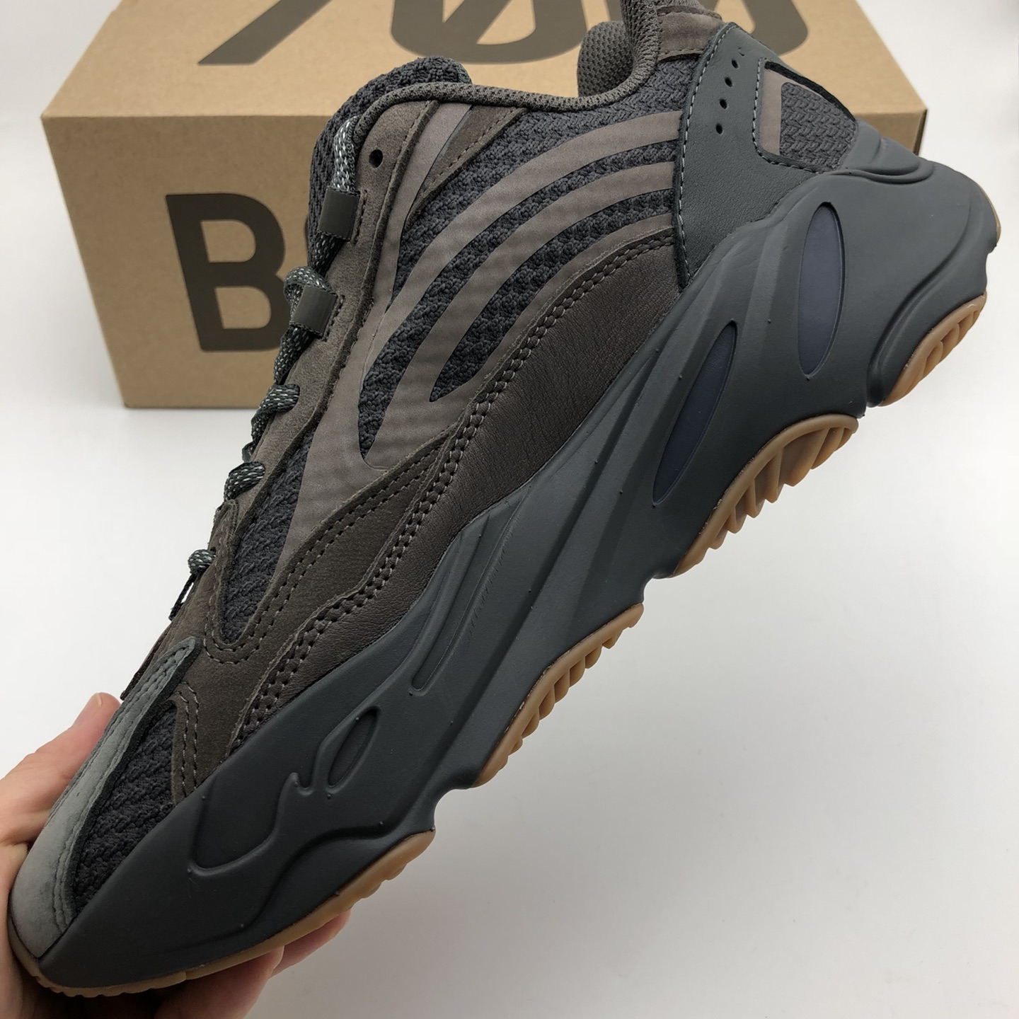 Yeezy Boost 700V2 EU36-EU47 / US3.5-US12