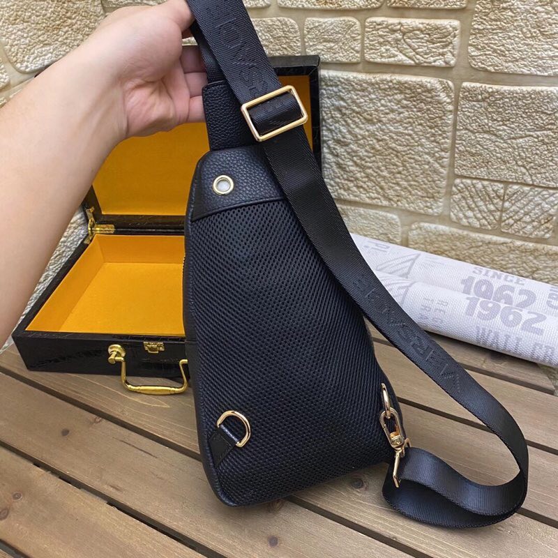 Men's Chest bag Shoulder Bag Size 32*18*6 cm