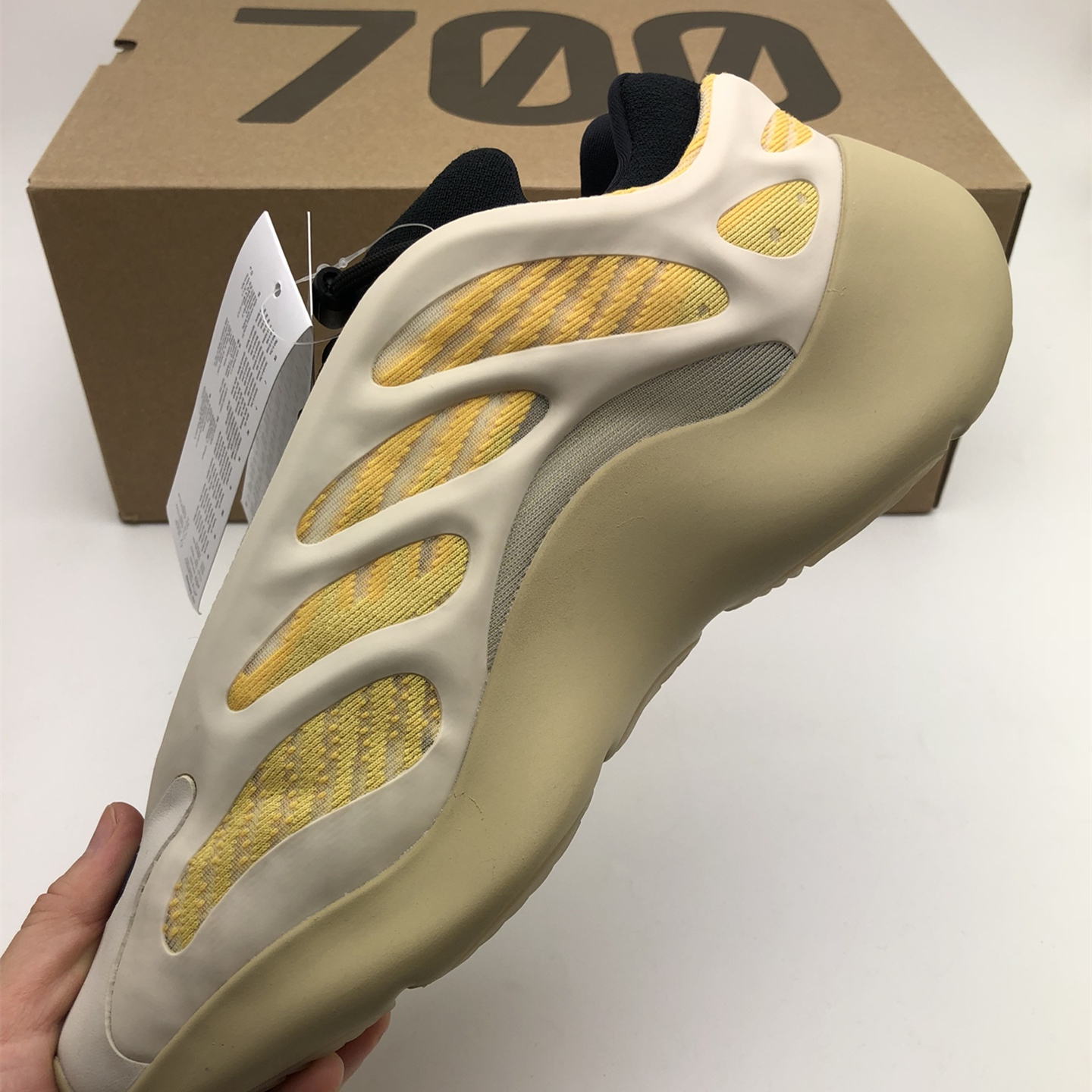 Yeezy Boost 700V3 EU36-EU46 / US3.5-US11