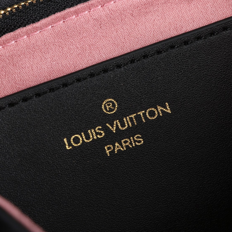 Pochette Coussin Chain bag Black size 20*14*8cm