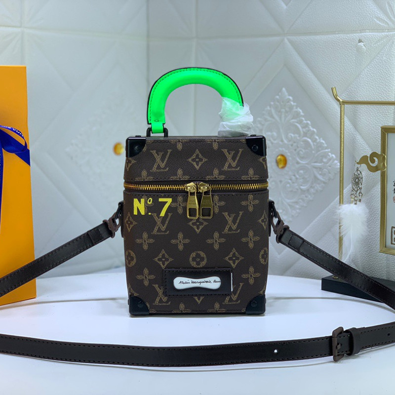 Vertical Box Trunk Bag Men's Mobile Phone Bag Size 15.5*22*7.5 cm