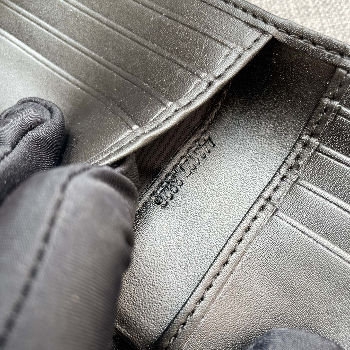 Wallets 2 colors SIZE:11*10*1.5CM