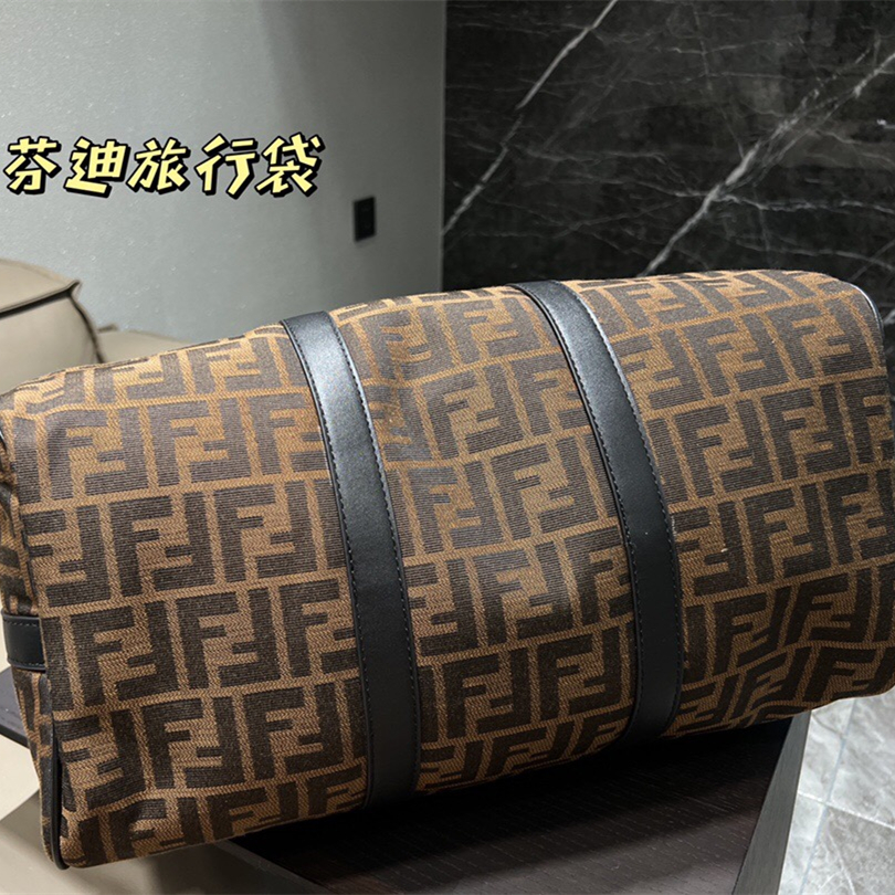 Travel bag size:44*26cm