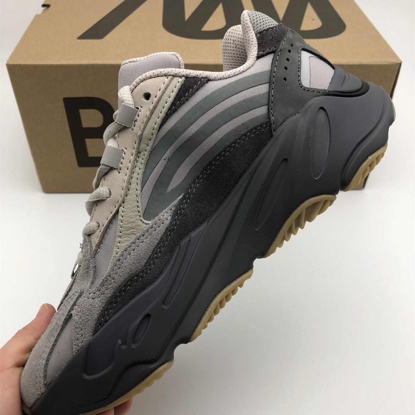 Yeezy Boost 700V2 EU36-EU47 / US3.5-US12