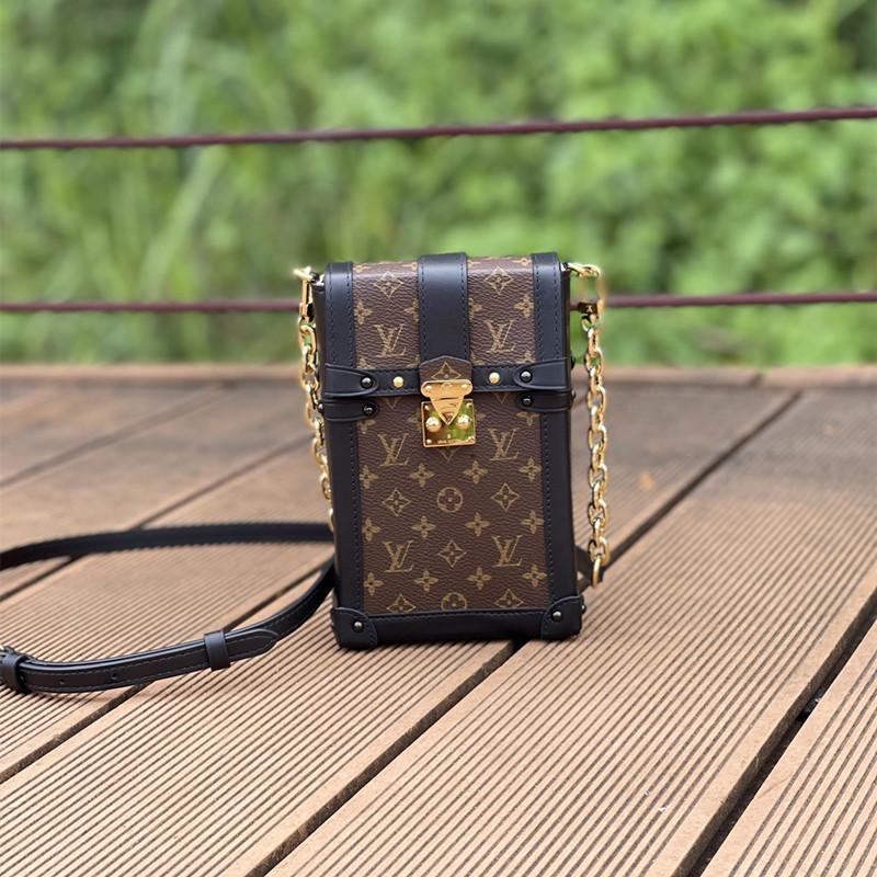 Trunk Vertical Chain Bag Mobile Phone Bag Size11*17.5*3.5cm