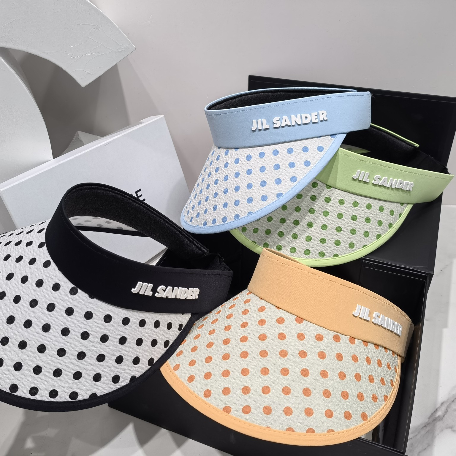 Spring/ Summer Hats & Caps 1:1, 4 colors