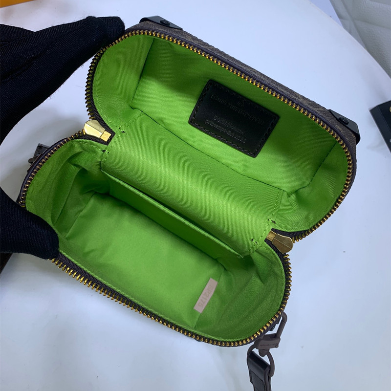 Vertical Box Trunk Bag Men's Mobile Phone Bag Size 15.5*22*7.5 cm