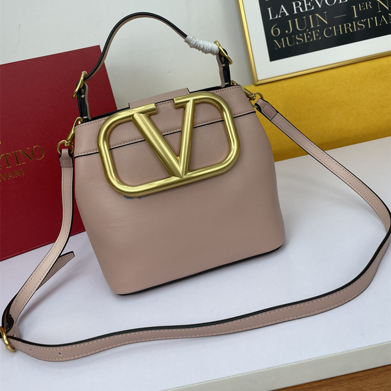 Garavani Supervee Women's Clutch Bag Crossbody Bags Size 20*19*12 cm