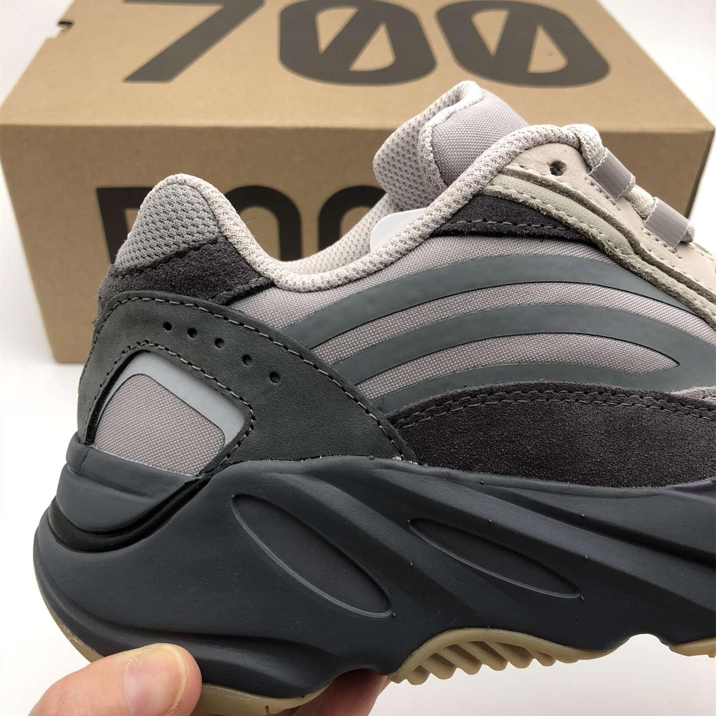 Yeezy Boost 700V2 EU36-EU47 / US3.5-US12