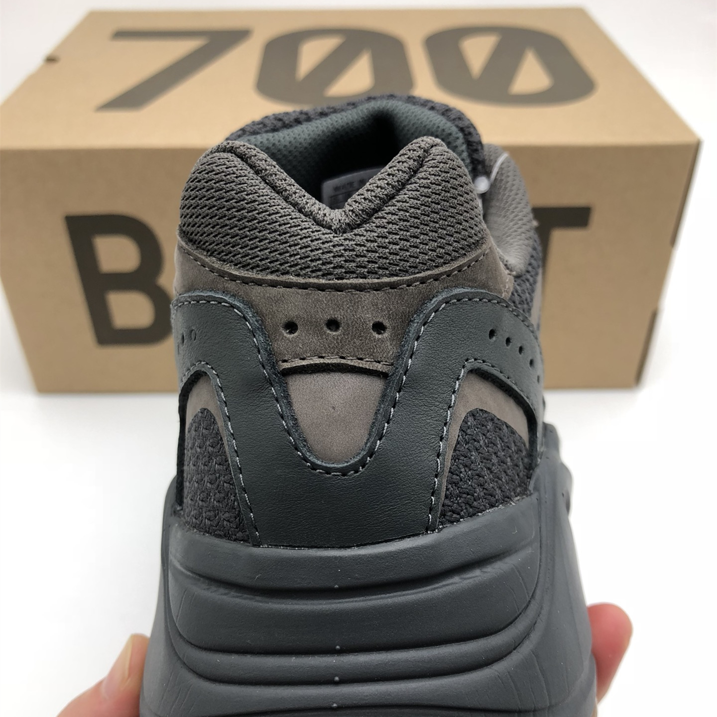 Yeezy Boost 700V2 EU36-EU47 / US3.5-US12