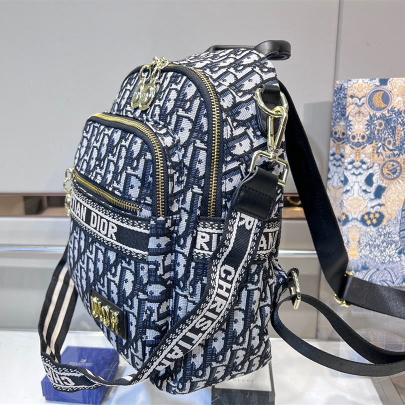 Backpack Size:27*12*30cm