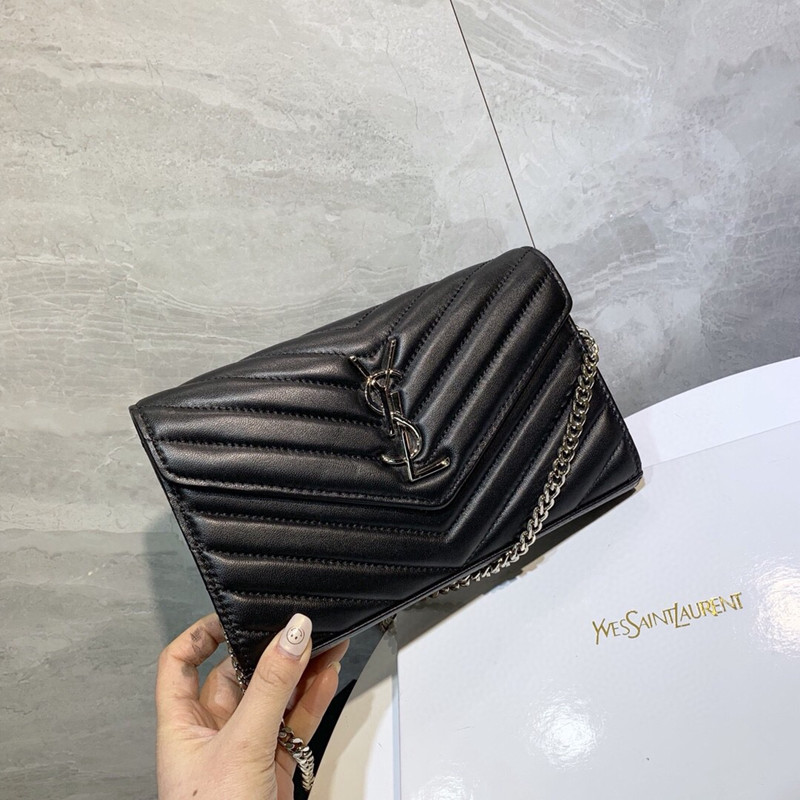 Women's Handbag Black Classic Diagonal Cross Hand Holding Sheep's Leather Bag Size 23 * 14cm