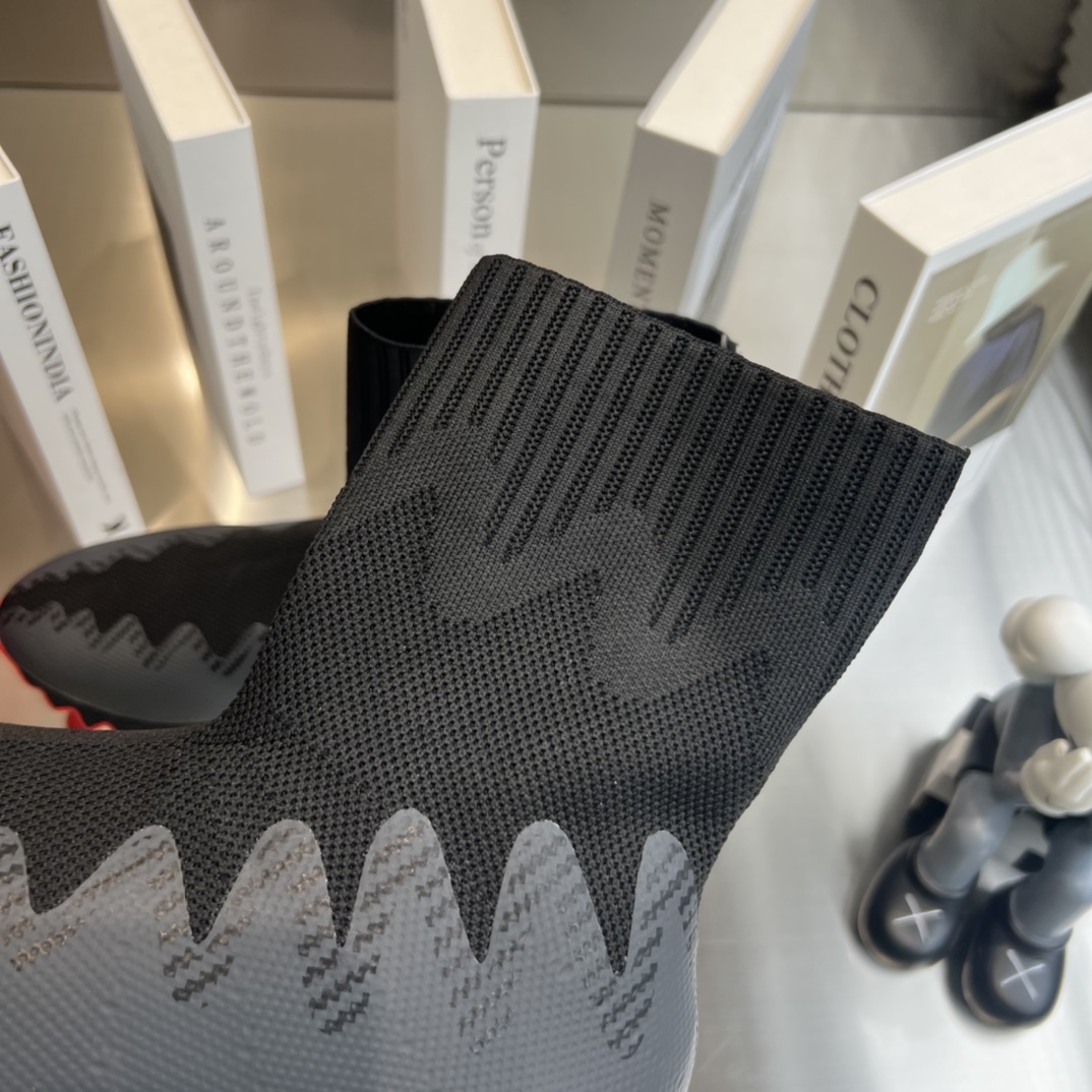 Reservation Shark Sole Socks women men shoes