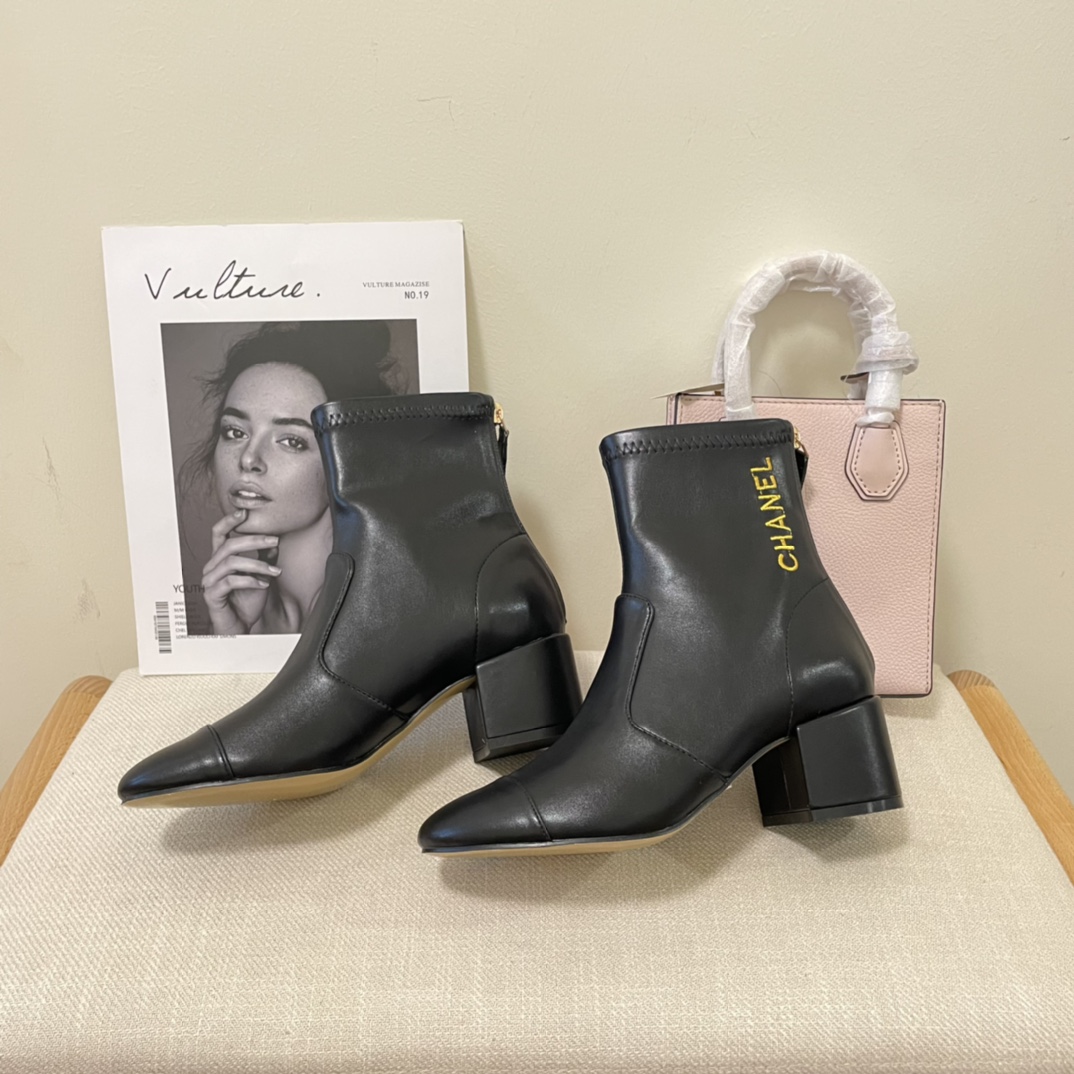 Embroidered letter women  ankle boots INS 2022 new fashion