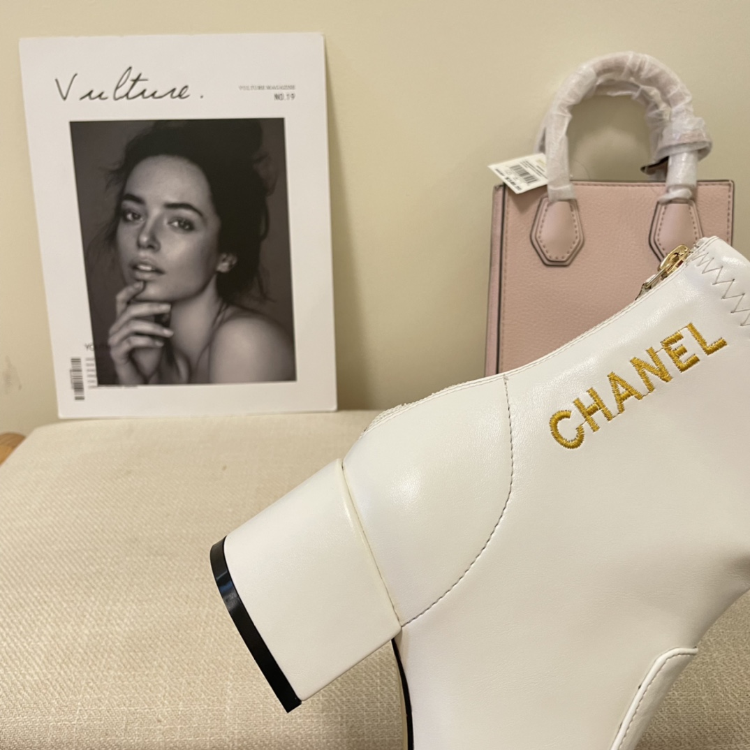 Embroidered letter women  ankle boots INS 2022 new fashion