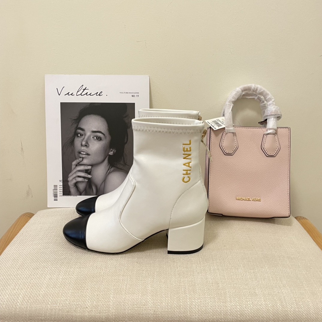 Embroidered letter women  ankle boots INS 2022 new fashion