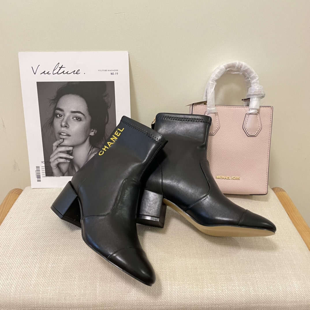 Embroidered letter women  ankle boots INS 2022 new fashion