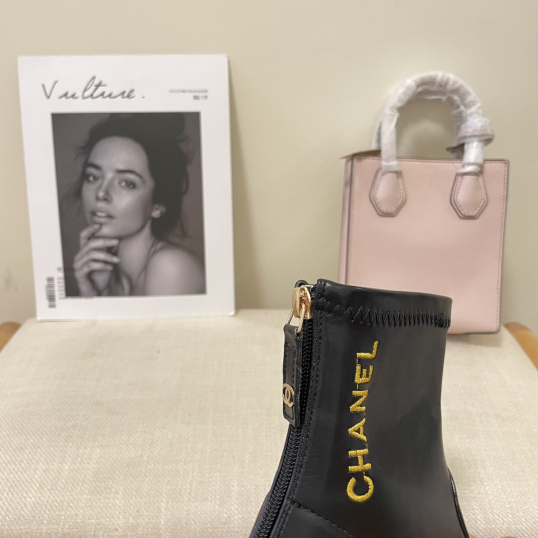 Embroidered letter women  ankle boots INS 2022 new fashion