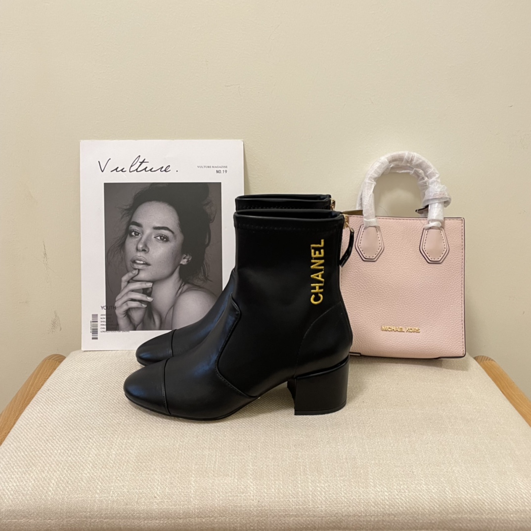 Embroidered letter women  ankle boots INS 2022 new fashion