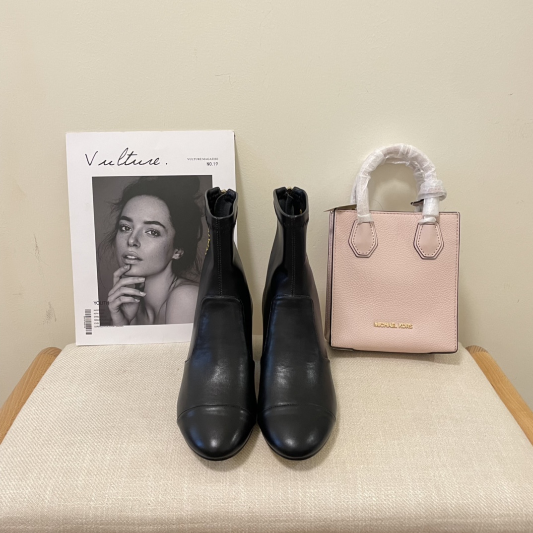 Embroidered letter women  ankle boots INS 2022 new fashion