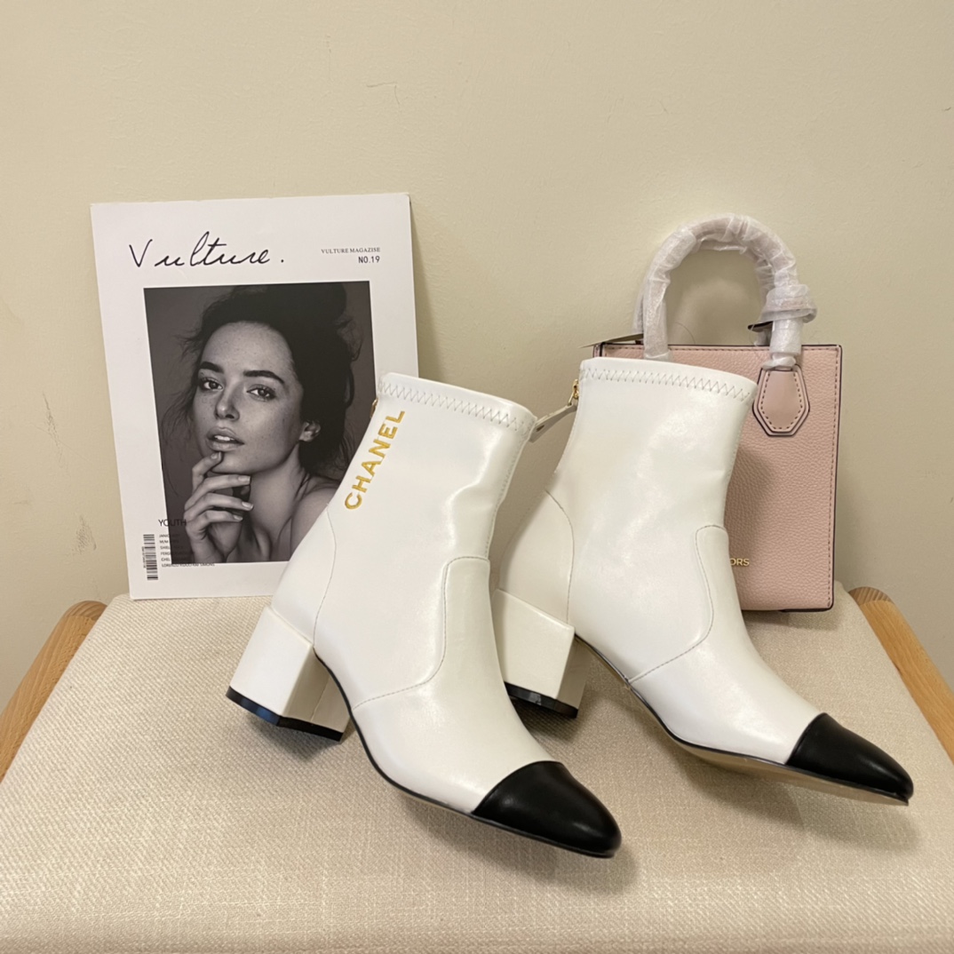 Embroidered letter women  ankle boots INS 2022 new fashion