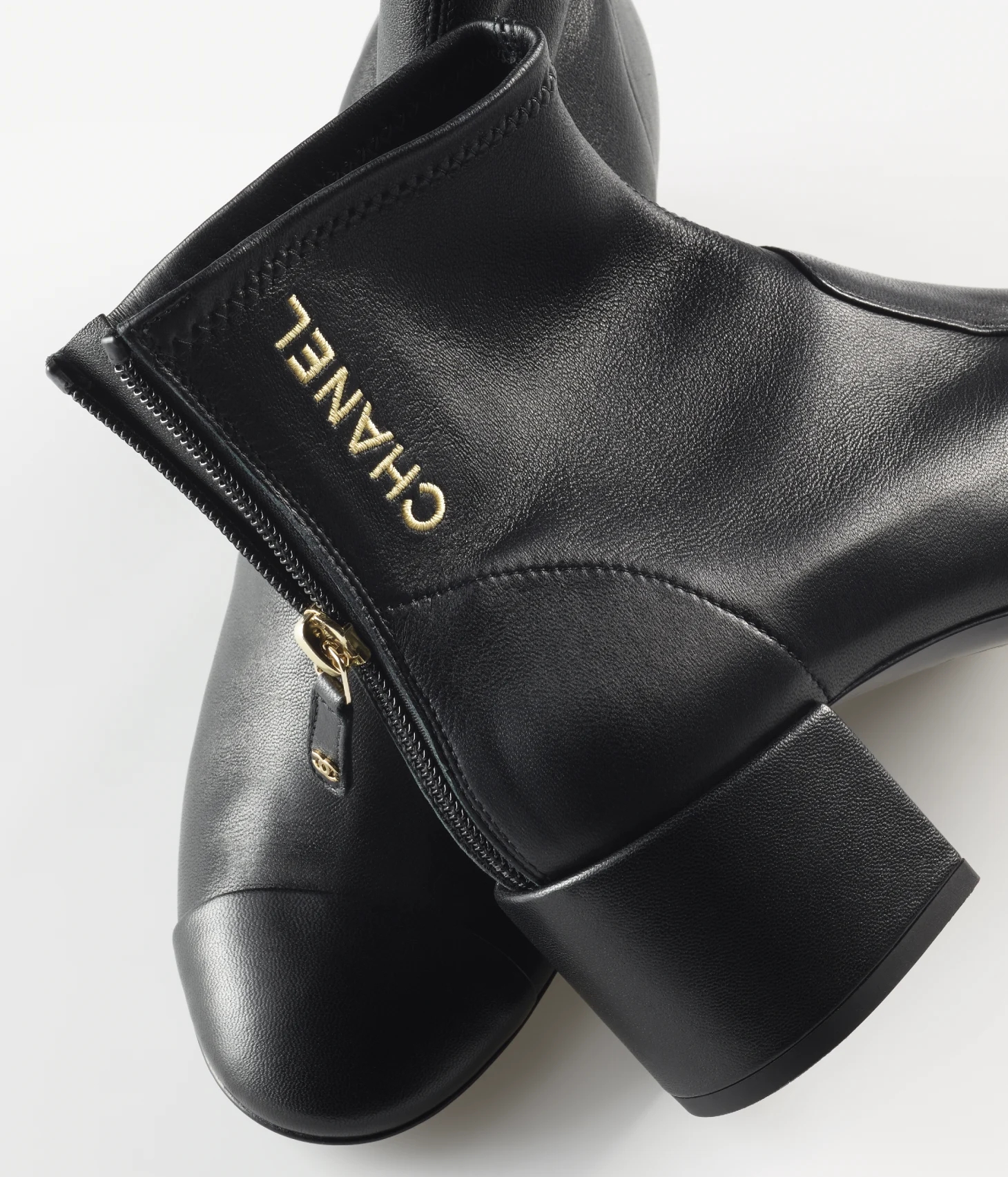 Embroidered letter women  ankle boots INS 2022 new fashion